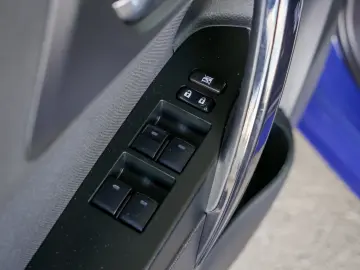TOYOTA AURIS SPORTS