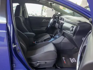 TOYOTA AURIS SPORTS