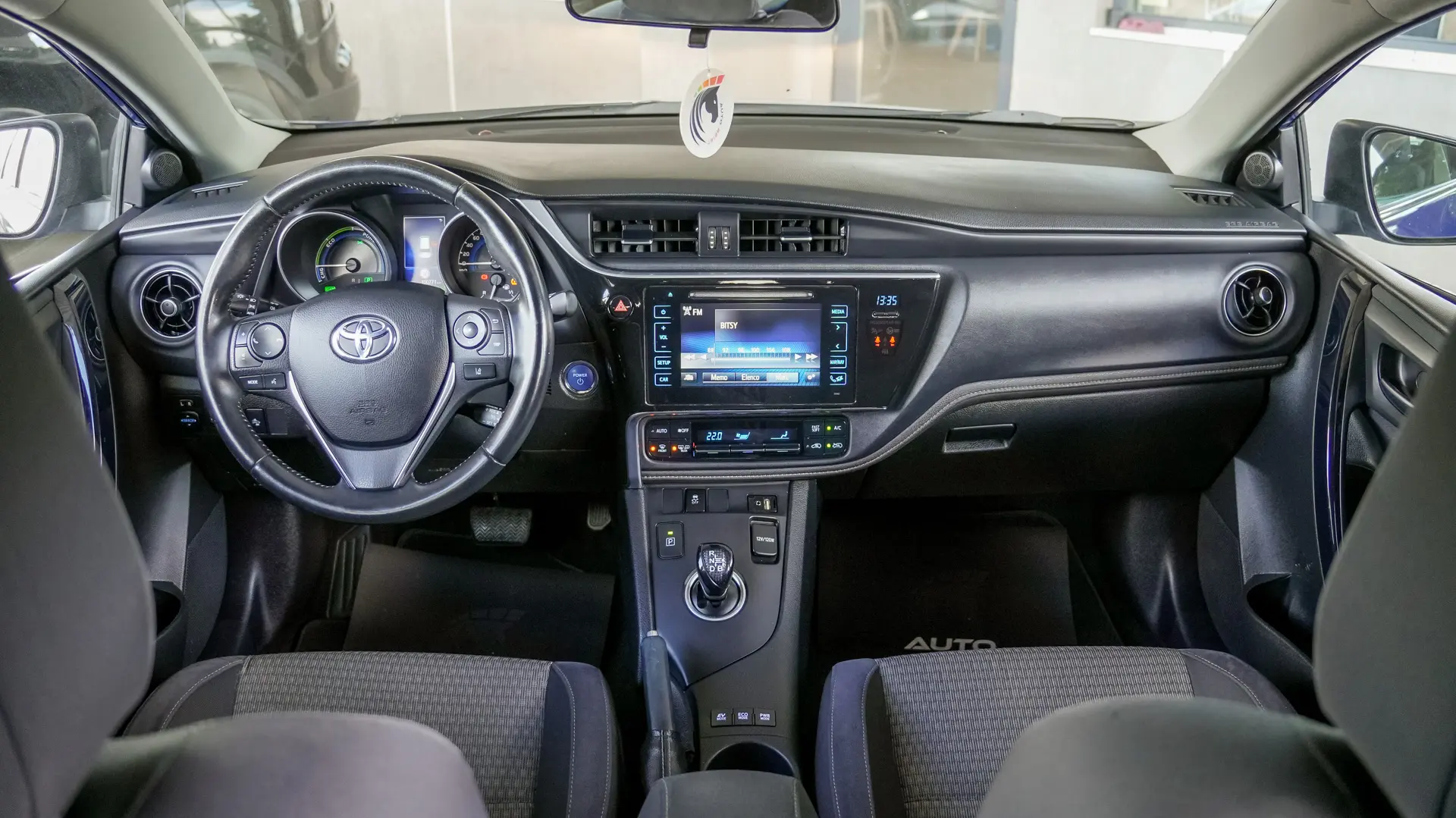TOYOTA AURIS SPORTS