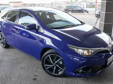 TOYOTA AURIS SPORTS