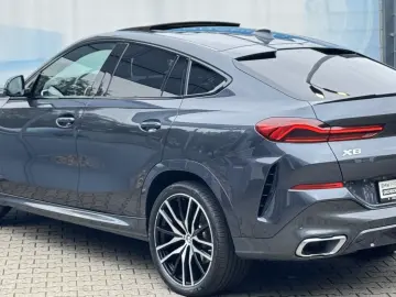 BMW X6 xDrive30d M Sport AHK PANO LASER