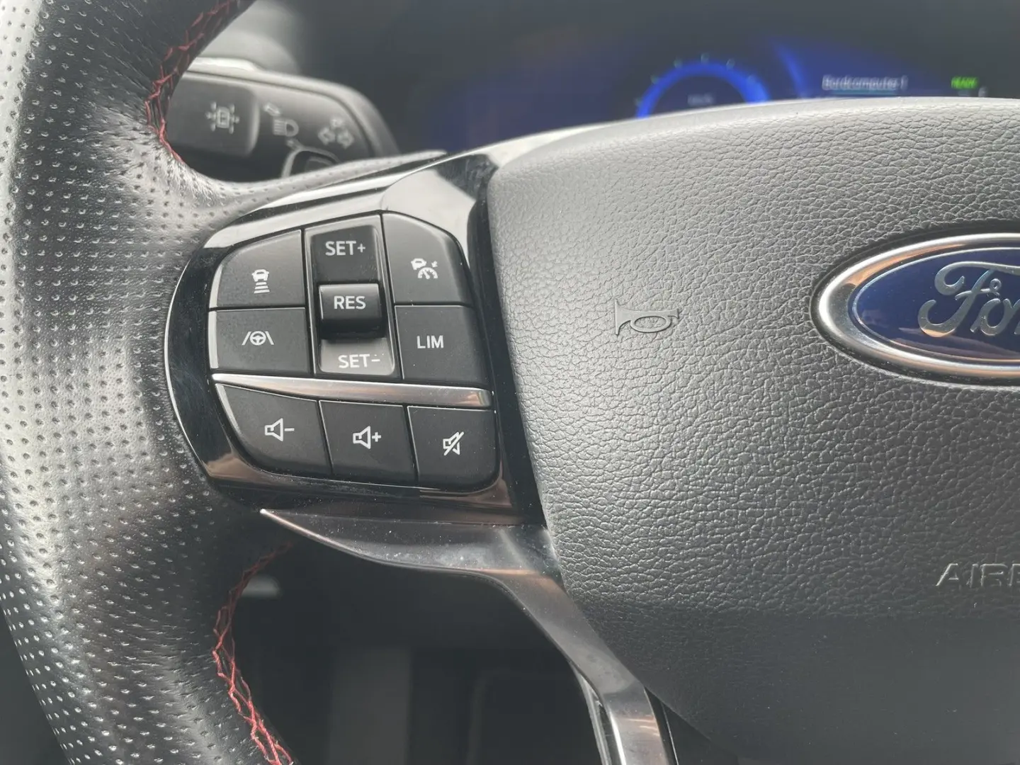 Explorer 3.0 EcoBoost Plug-in-Hybrid Aut. 4x4 ST