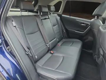 TOYOTA RAV4 2.5 FHEV - 222CP i-CVT, AWD, Echipare Lounge