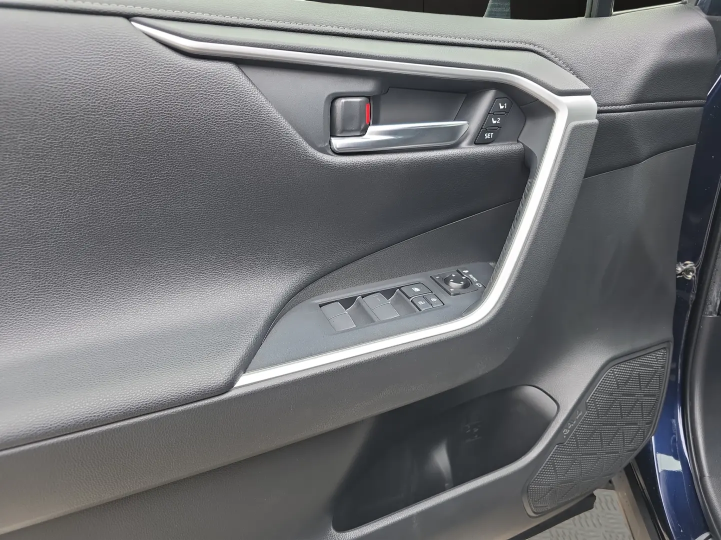 TOYOTA RAV4 2.5 FHEV - 222CP i-CVT, AWD, Echipare Lounge