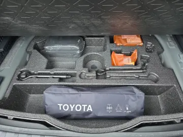 TOYOTA RAV4 2.5 FHEV - 222CP i-CVT, AWD, Echipare Lounge