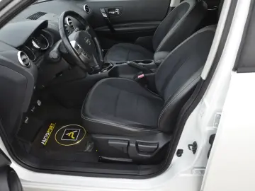 NISSAN QASHQAI 1.6 DCI TEKNA Stop/Start Connect Edition