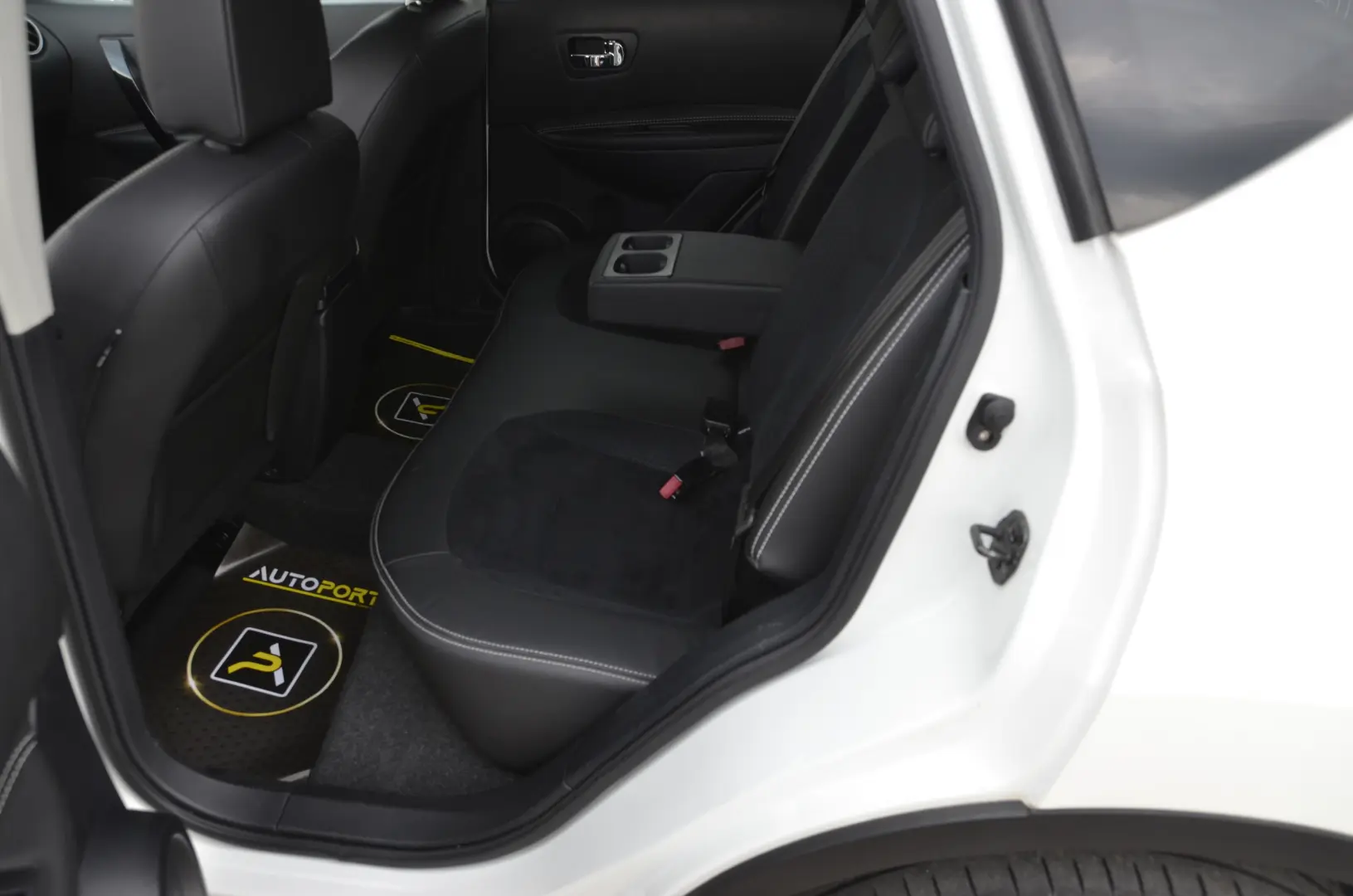 NISSAN QASHQAI 1.6 DCI TEKNA Stop/Start Connect Edition