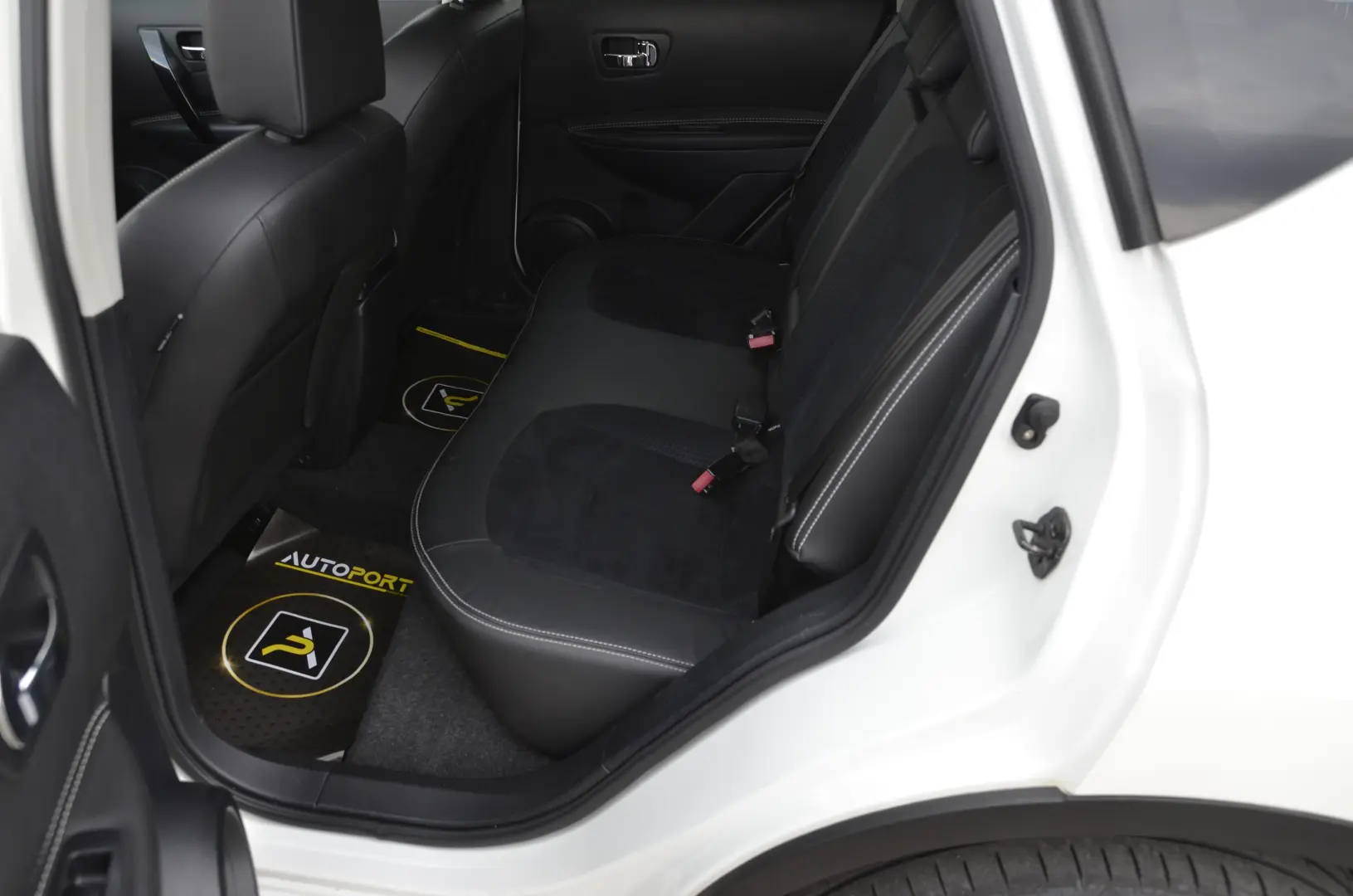 NISSAN QASHQAI 1.6 DCI TEKNA Stop/Start Connect Edition