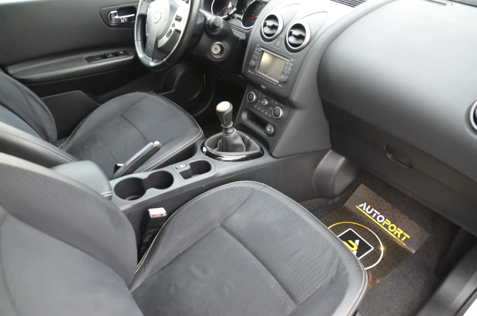 NISSAN QASHQAI 1.6 DCI TEKNA Stop/Start Connect Edition