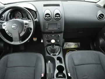 NISSAN QASHQAI 1.6 DCI TEKNA Stop/Start Connect Edition