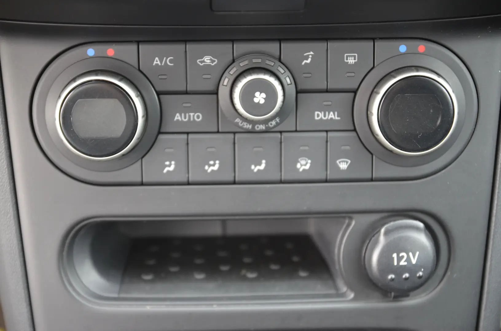 NISSAN QASHQAI 1.6 DCI TEKNA Stop/Start Connect Edition