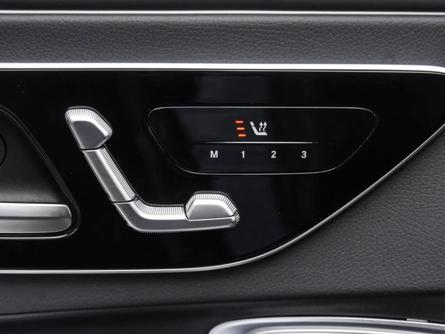 CLE 300 4M AMG PANO BURM KEYL 360  HUD ILS 20''L