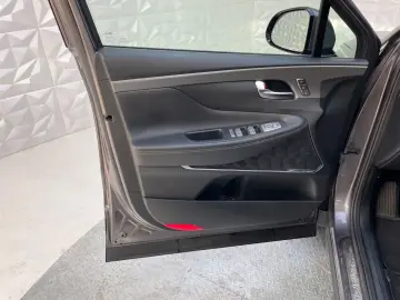 Santa Fe Signature Plug-In Hybrid 4WD+PANO+LEDER
