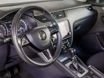 SKODA OCTAVIA 1.6 DSG