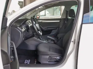 SKODA OCTAVIA 1.6 DSG