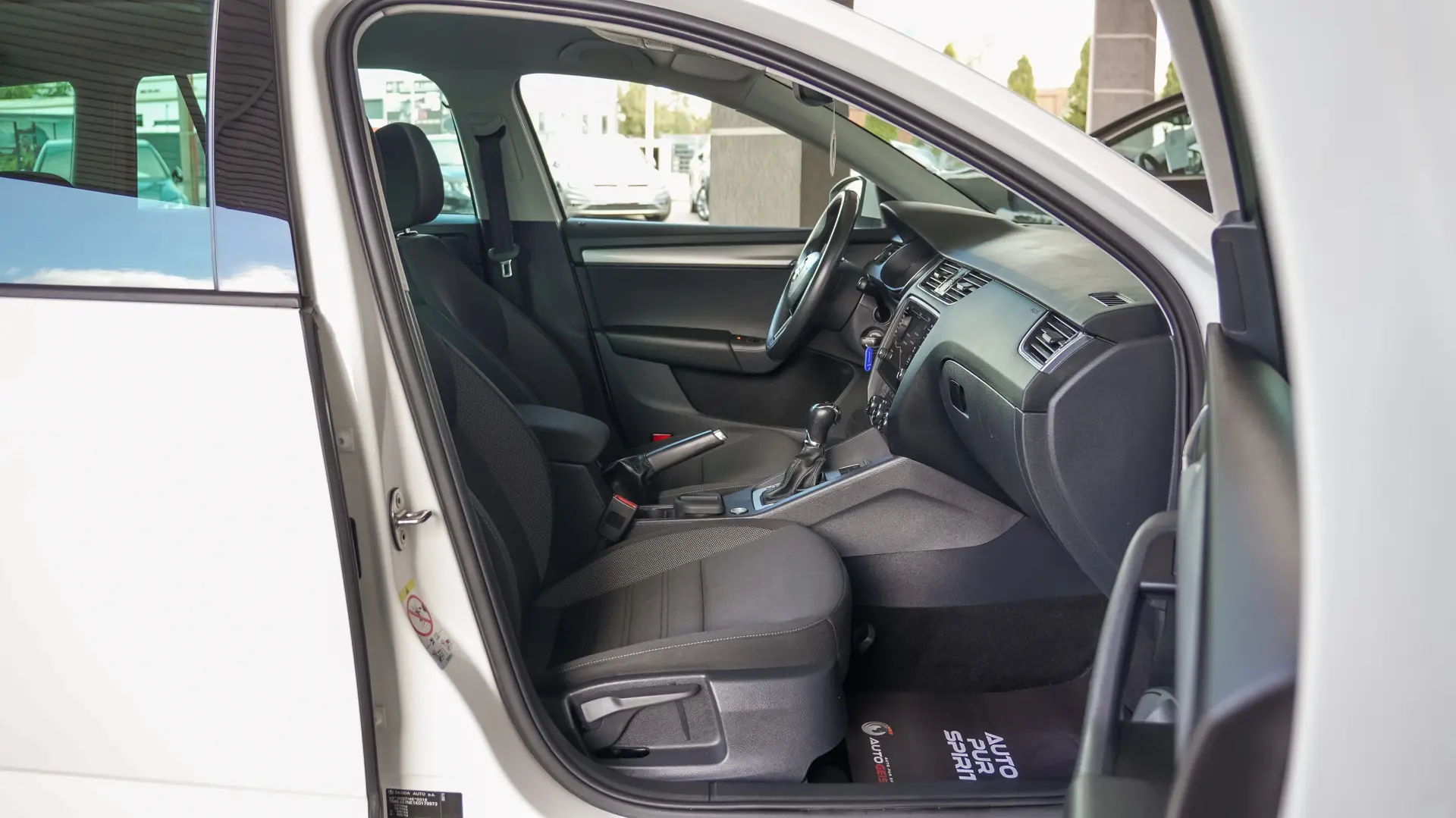 SKODA OCTAVIA 1.6 DSG
