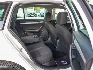 SKODA OCTAVIA 1.6 DSG