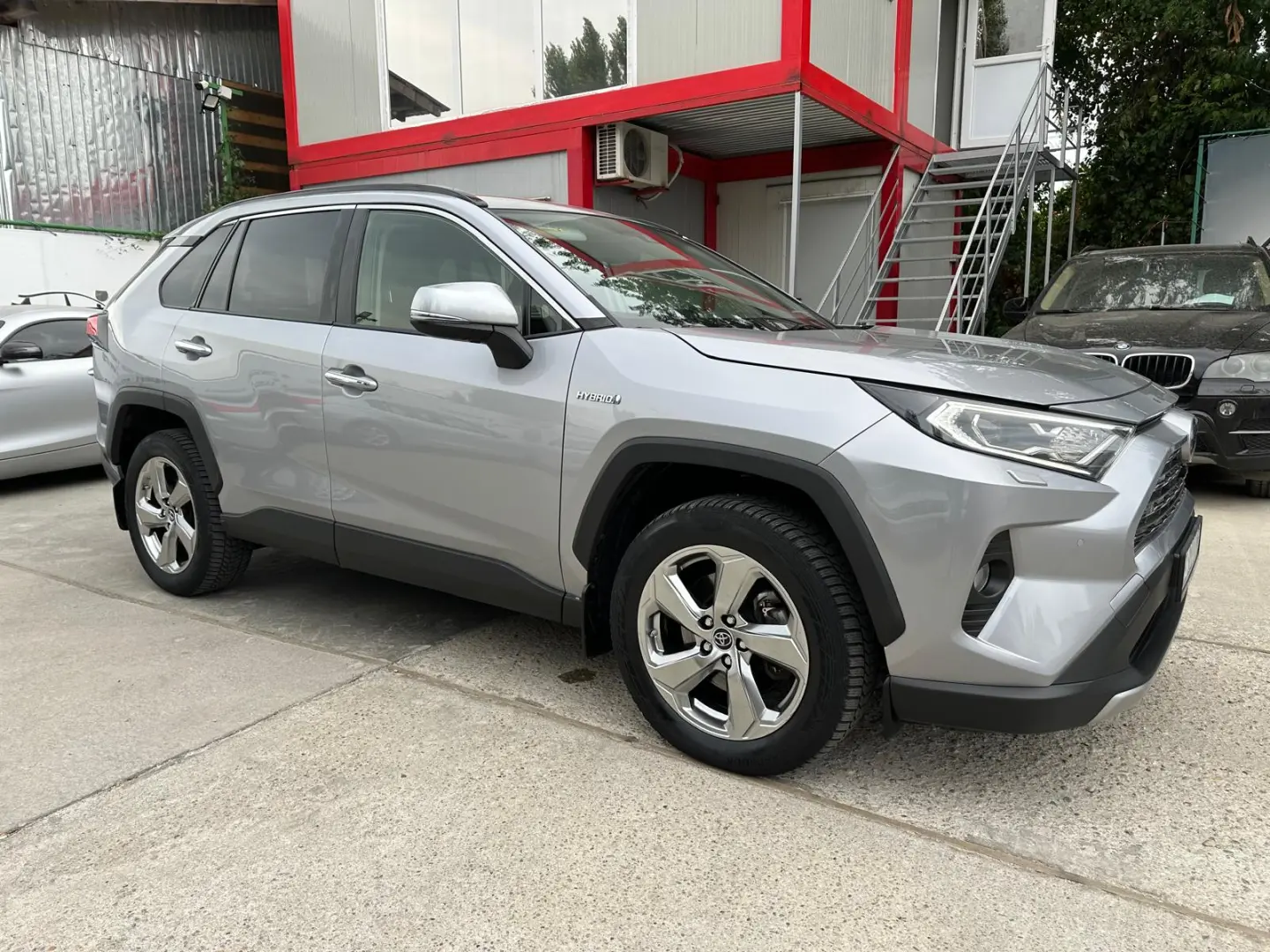 Toyota RAV4 Luxury 4x4 2.5 hybrid