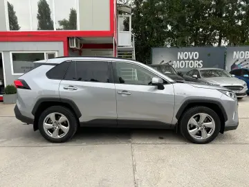 Toyota RAV4 Luxury 4x4 2.5 hybrid