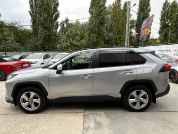 Toyota RAV4 Luxury 4x4 2.5 hybrid