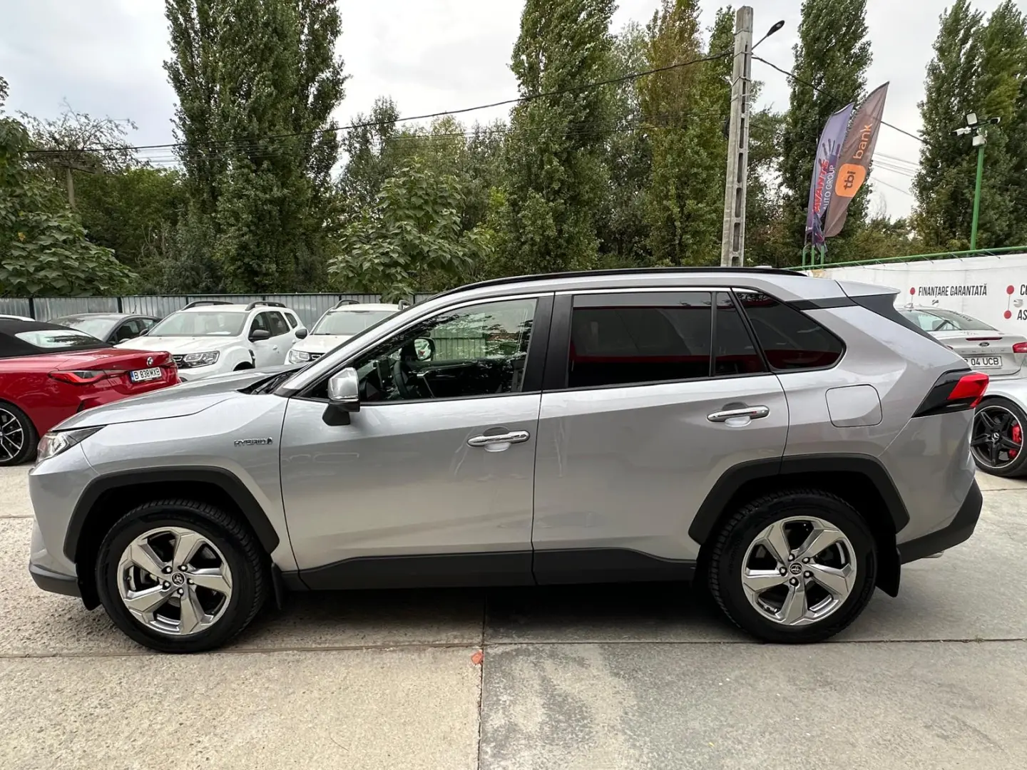 Toyota RAV4 Luxury 4x4 2.5 hybrid