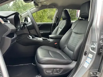 Toyota RAV4 Luxury 4x4 2.5 hybrid