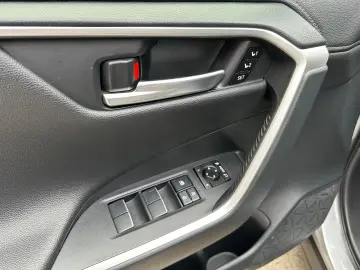 Toyota RAV4 Luxury 4x4 2.5 hybrid