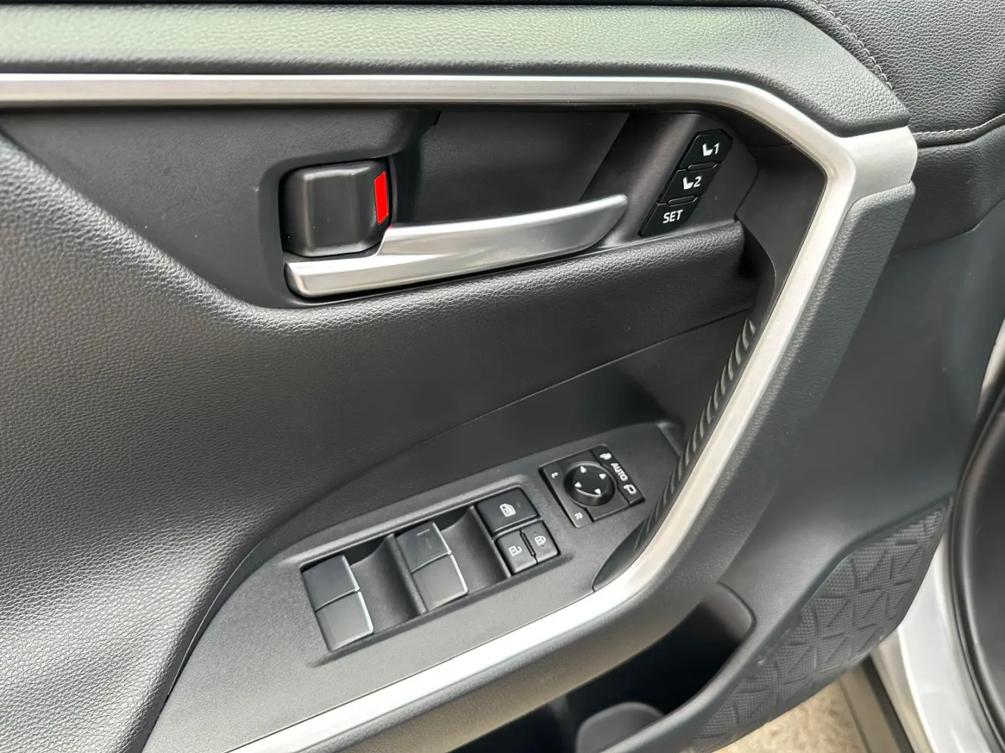 Toyota RAV4 Luxury 4x4 2.5 hybrid