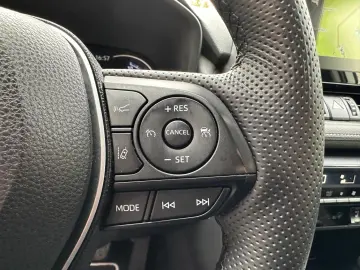 Toyota RAV4 Luxury 4x4 2.5 hybrid