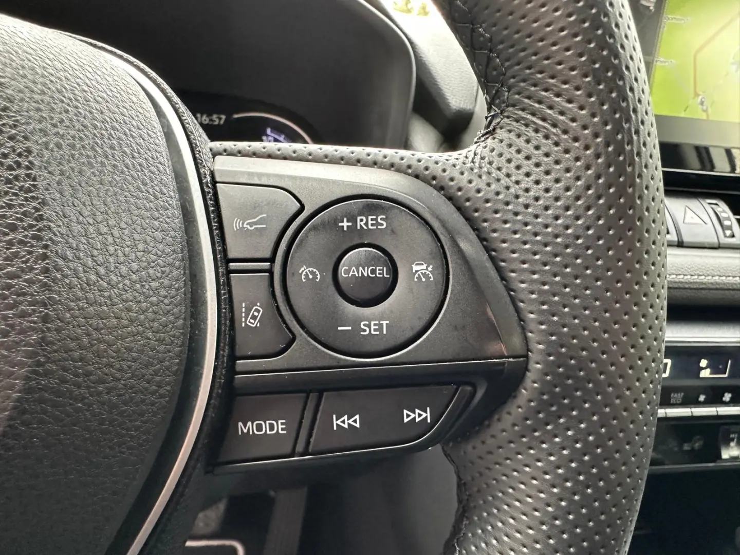 Toyota RAV4 Luxury 4x4 2.5 hybrid