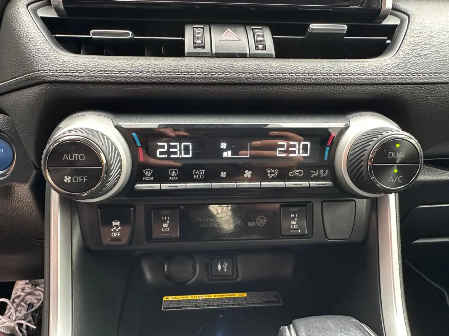 Toyota RAV4 Luxury 4x4 2.5 hybrid