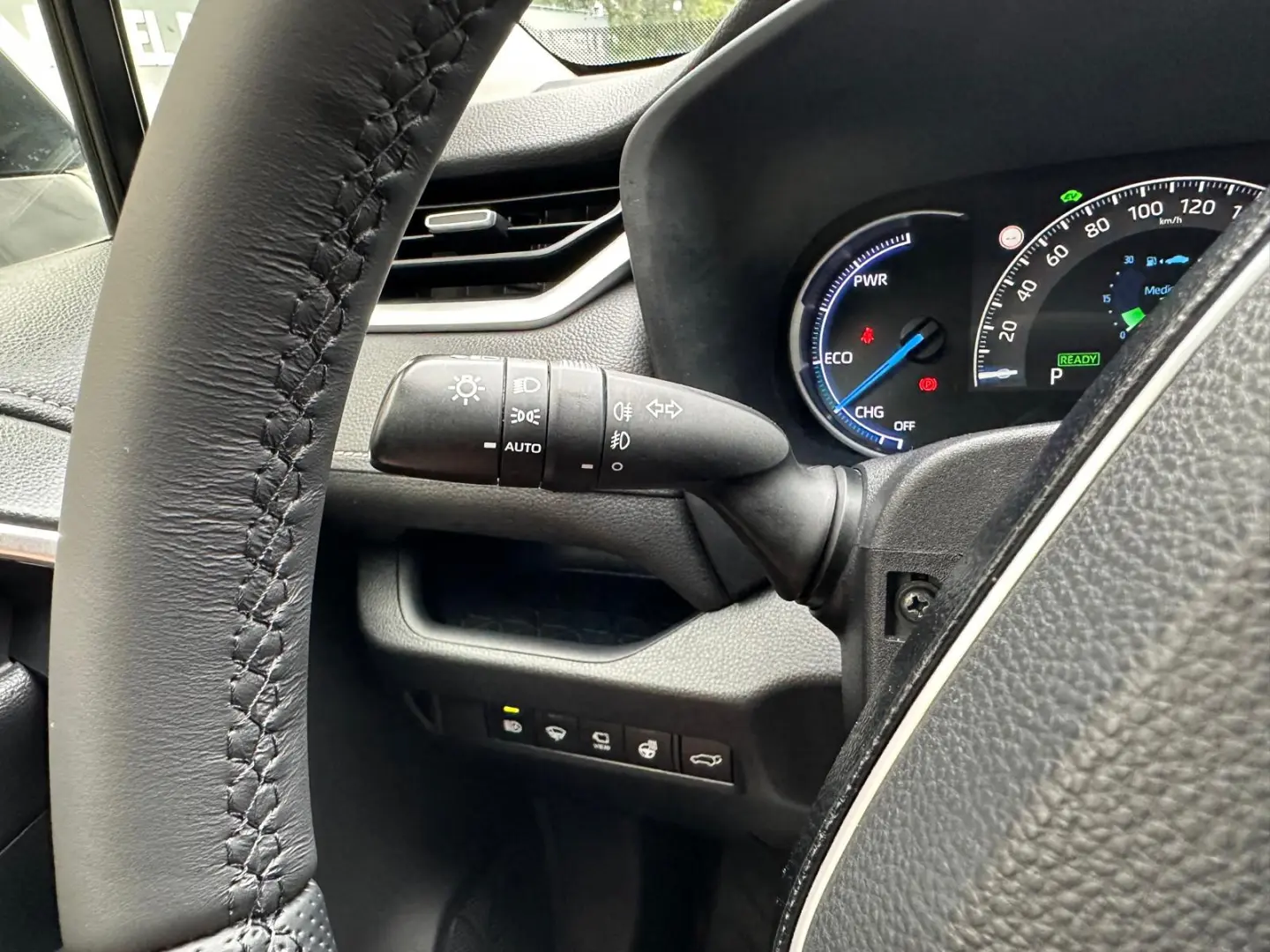 Toyota RAV4 Luxury 4x4 2.5 hybrid