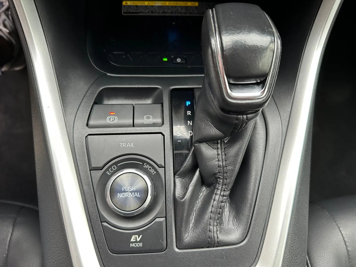 Toyota RAV4 Luxury 4x4 2.5 hybrid