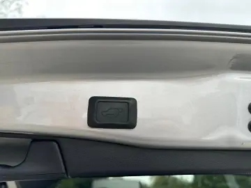 Toyota RAV4 Luxury 4x4 2.5 hybrid