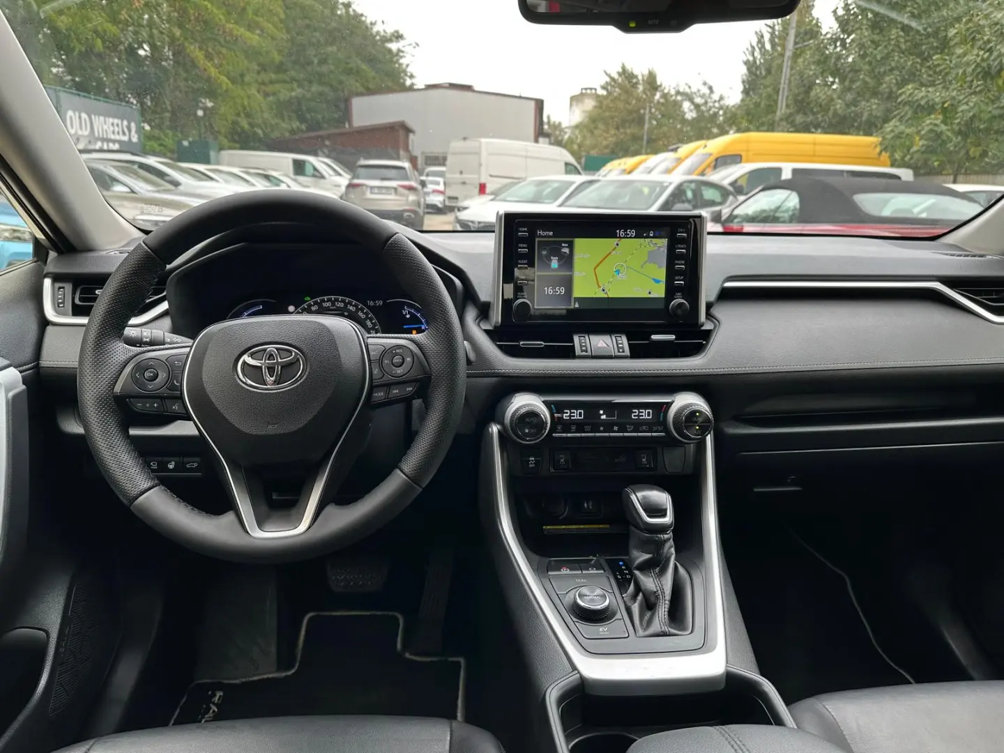 Toyota RAV4 Luxury 4x4 2.5 hybrid