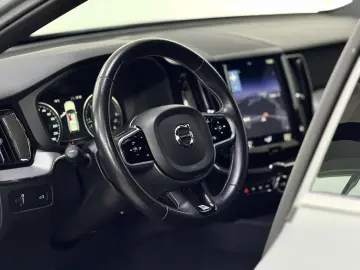 Volvo XC60 2.0 D4 R Design AWD