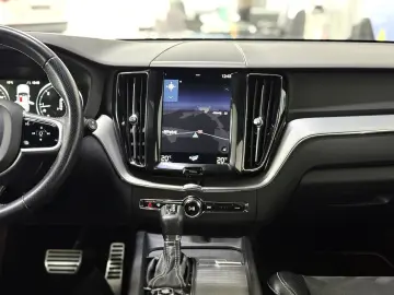Volvo XC60 2.0 D4 R Design AWD
