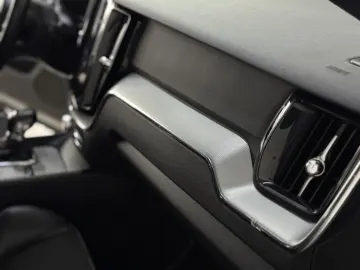 Volvo XC60 2.0 D4 R Design AWD