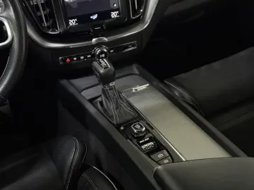 Volvo XC60 2.0 D4 R Design AWD