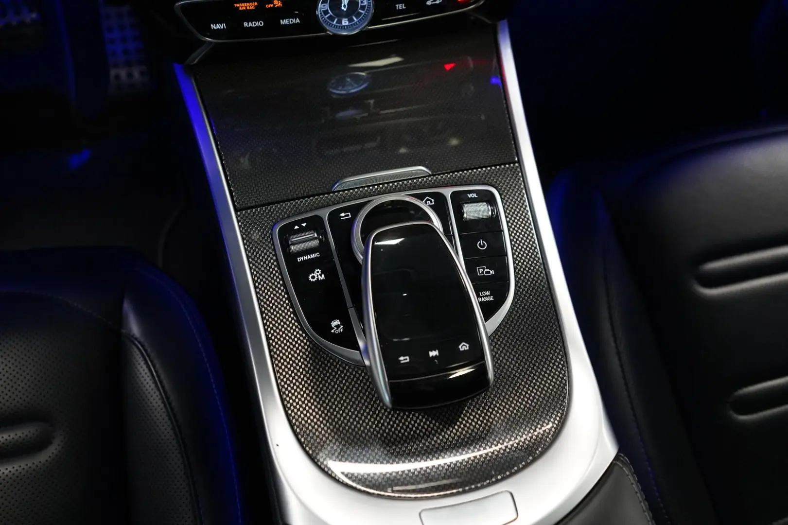 G 500 AMG Line 1.HAND STHZG 360° MASSAG CARBON