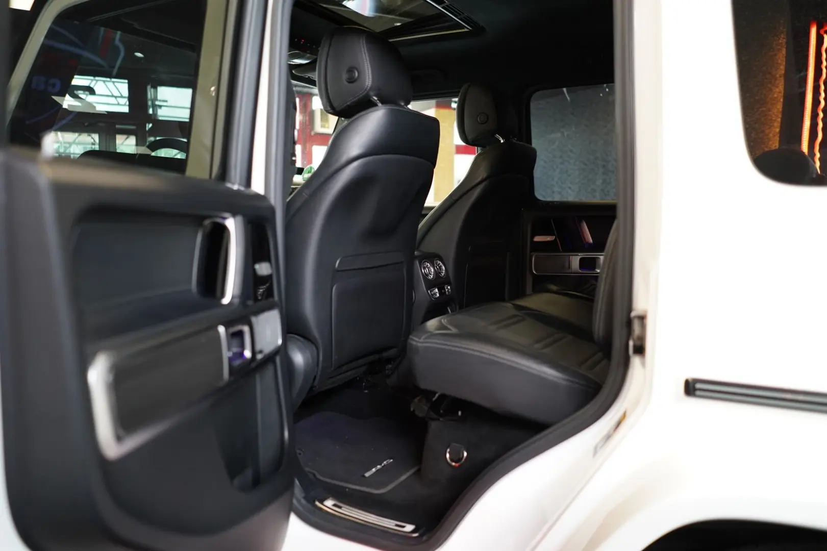 G 500 AMG Line 1.HAND STHZG 360° MASSAG CARBON