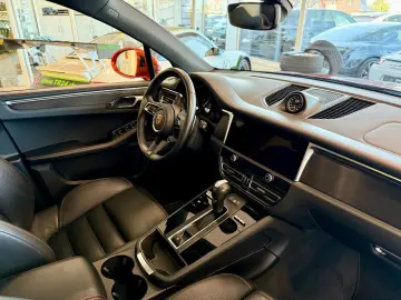 Macan GTS Panorama/AHK/SportChrono/21Zoll/360