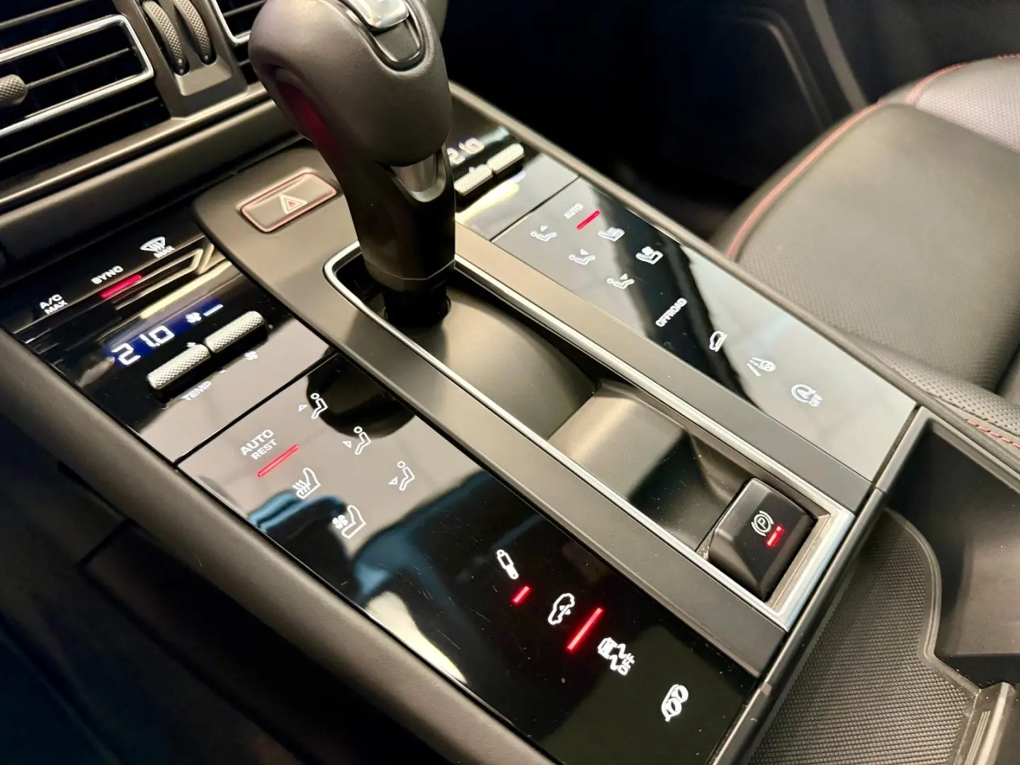Macan GTS Panorama/AHK/SportChrono/21Zoll/360