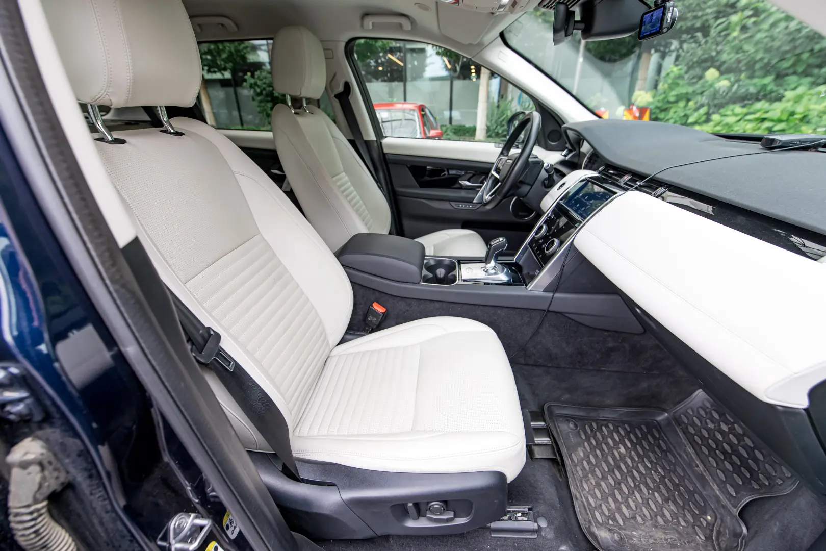 Land Rover Discovery Sport 2.0 D165 R-Dynamic MHEV SE