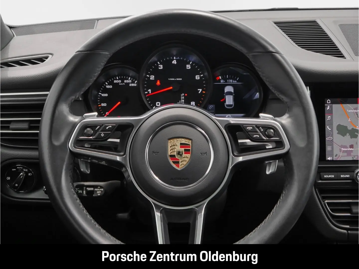 Macan Panorama CarPlay Abstandstempomat