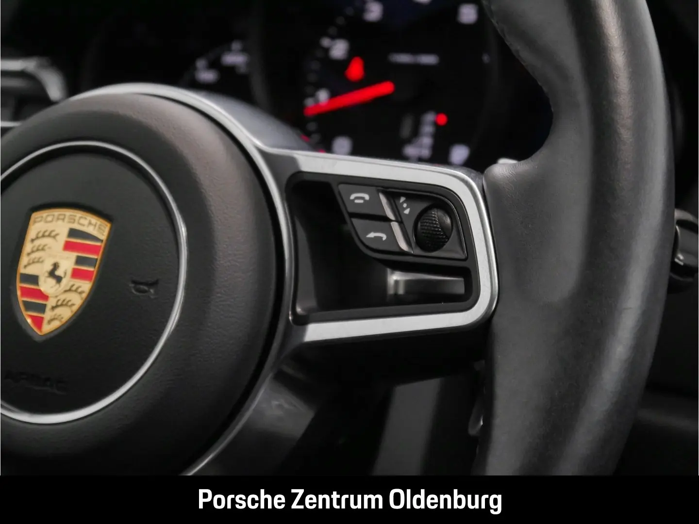 Macan Panorama CarPlay Abstandstempomat