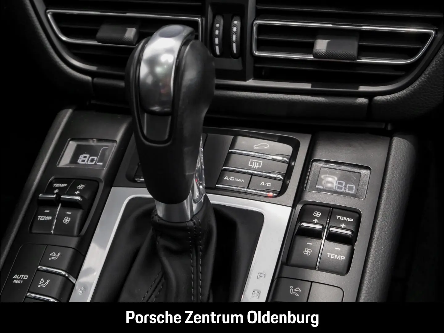 Macan Panorama CarPlay Abstandstempomat
