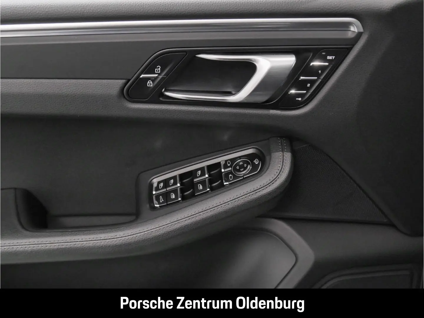 Macan Panorama CarPlay Abstandstempomat