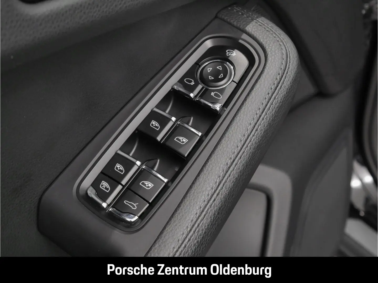 Macan Panorama CarPlay Abstandstempomat