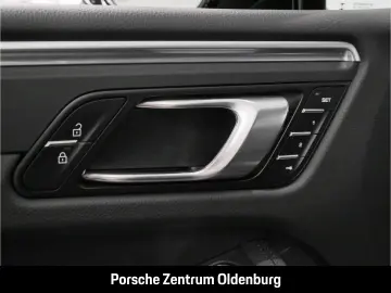 Macan Panorama CarPlay Abstandstempomat